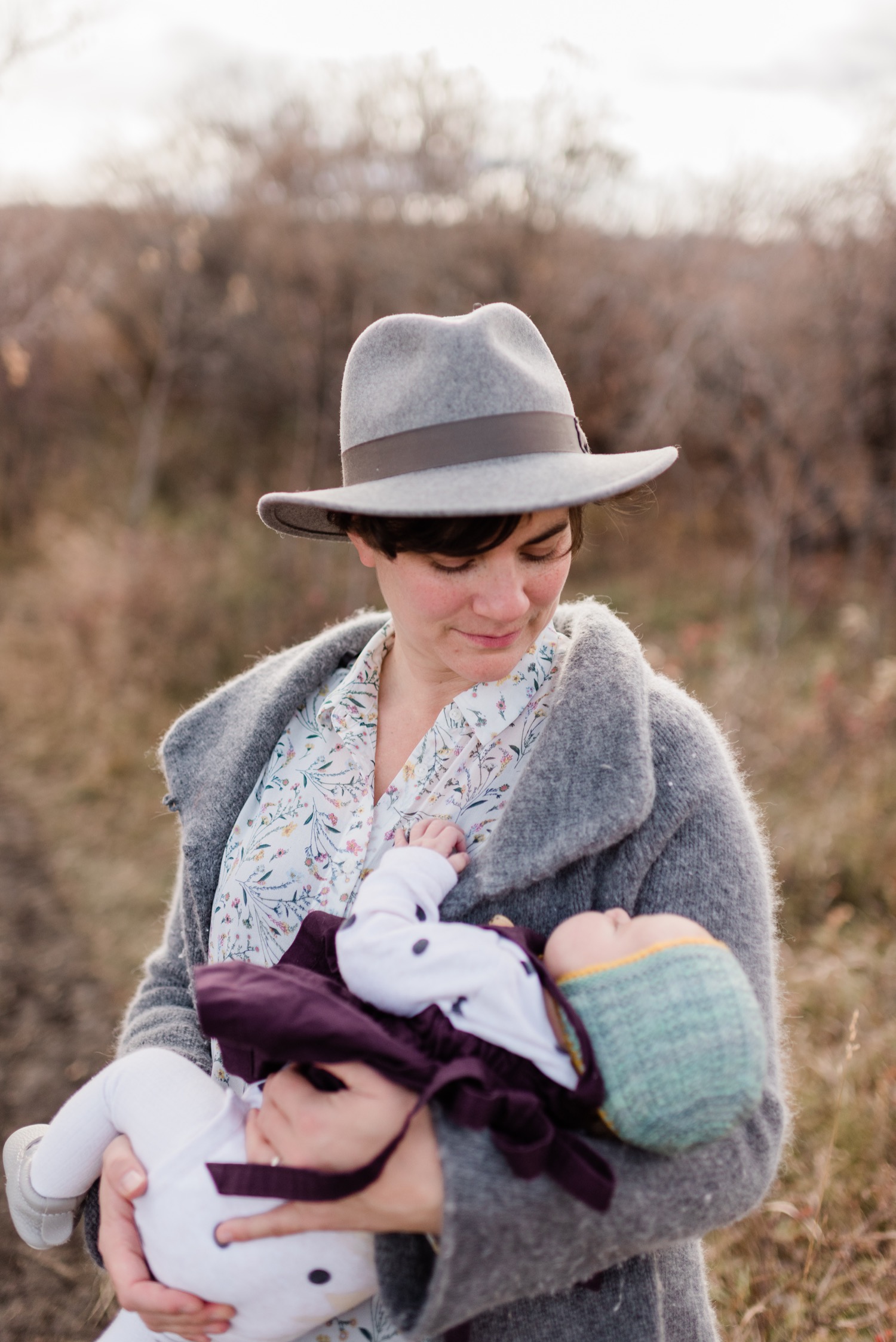 mother and her newborn family photography